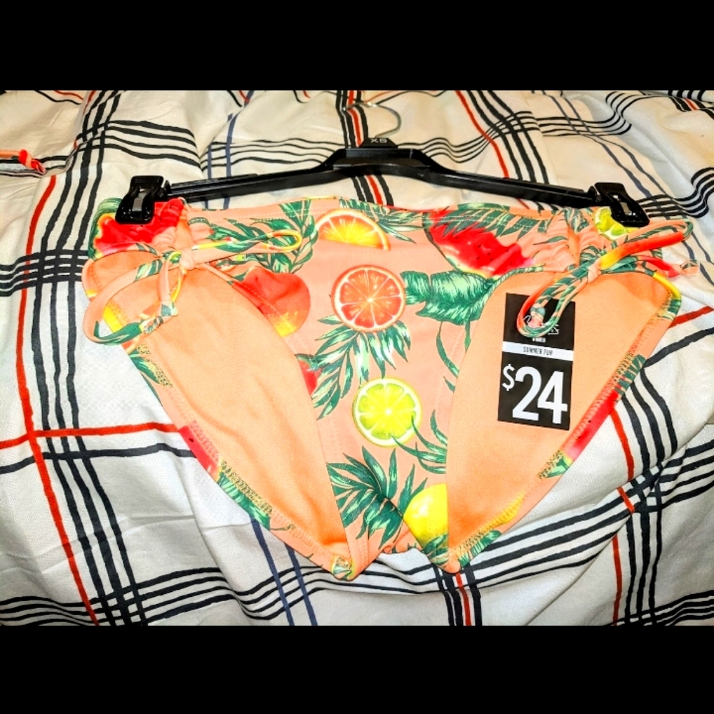 NWT CITY STREETS bikini bottom